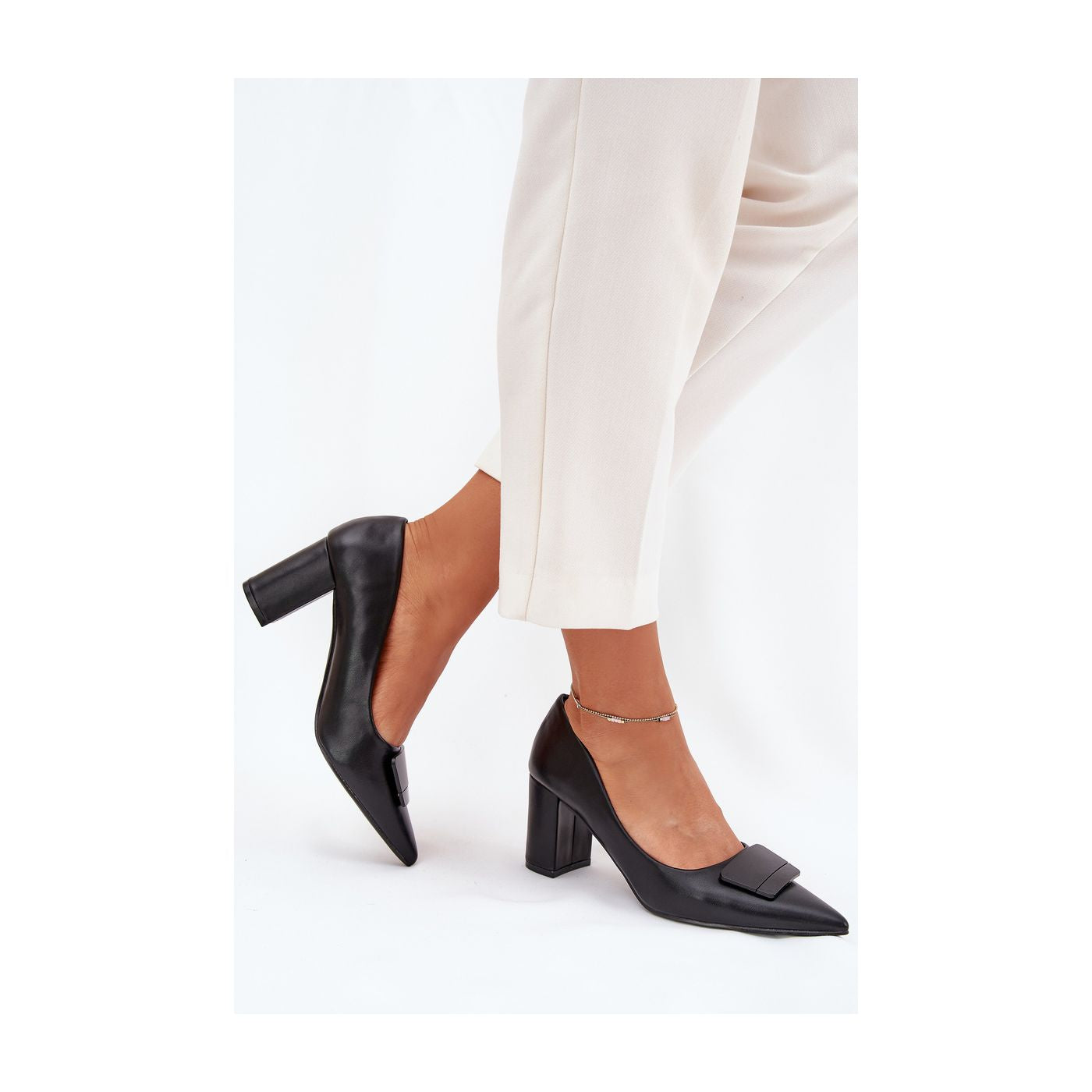 Escarpins à talons hauts de couleur beige avec boucle décorative - Nude - taille 37 - vue 8
