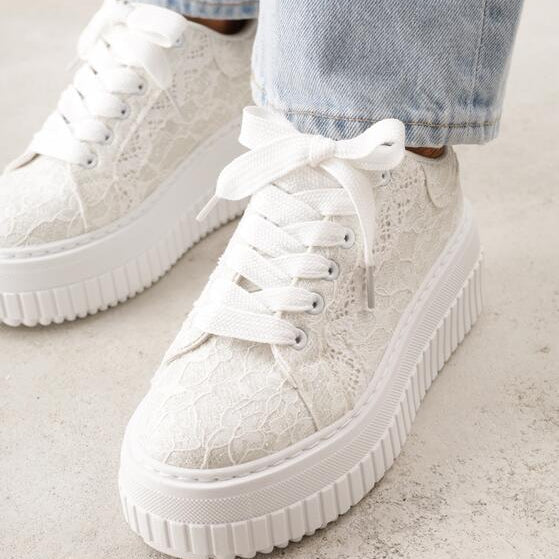 Baskets décorée de paillettes et de dentelle - Blanc - taille 41 - vue 12