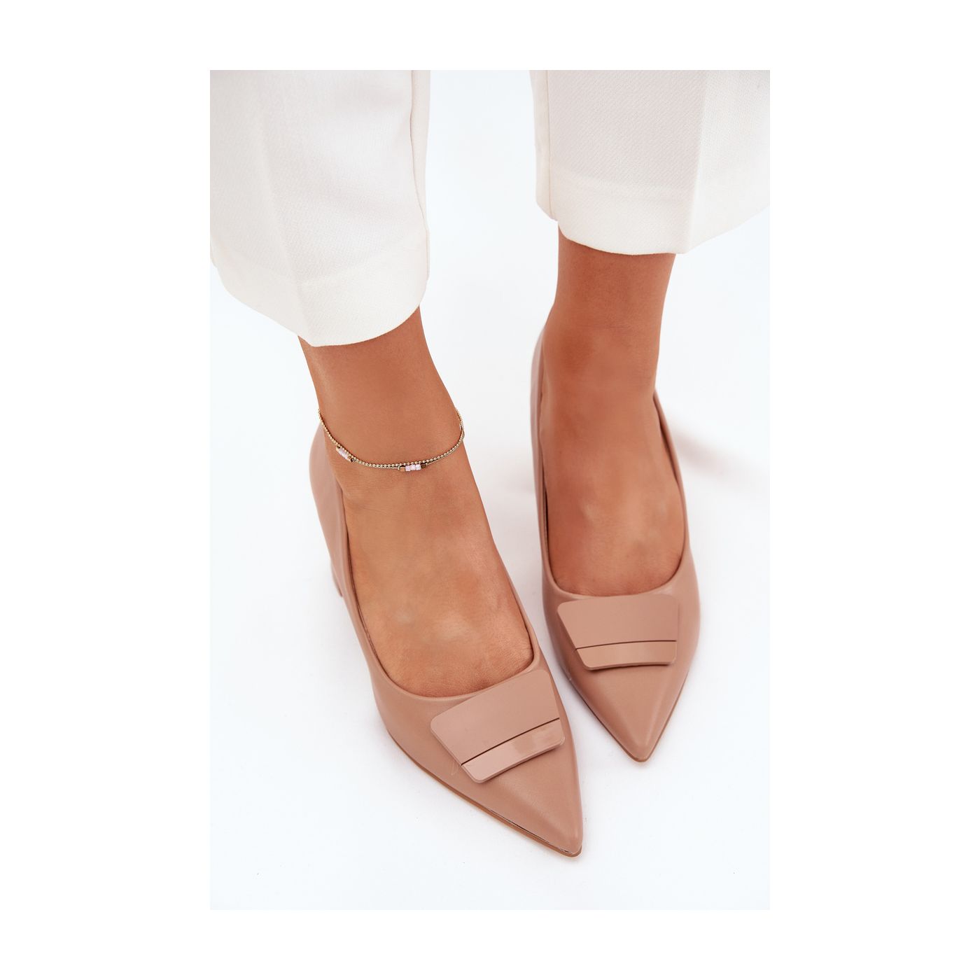 Escarpins à talons hauts de couleur beige avec boucle décorative - Noir - taille 39 - vue 4