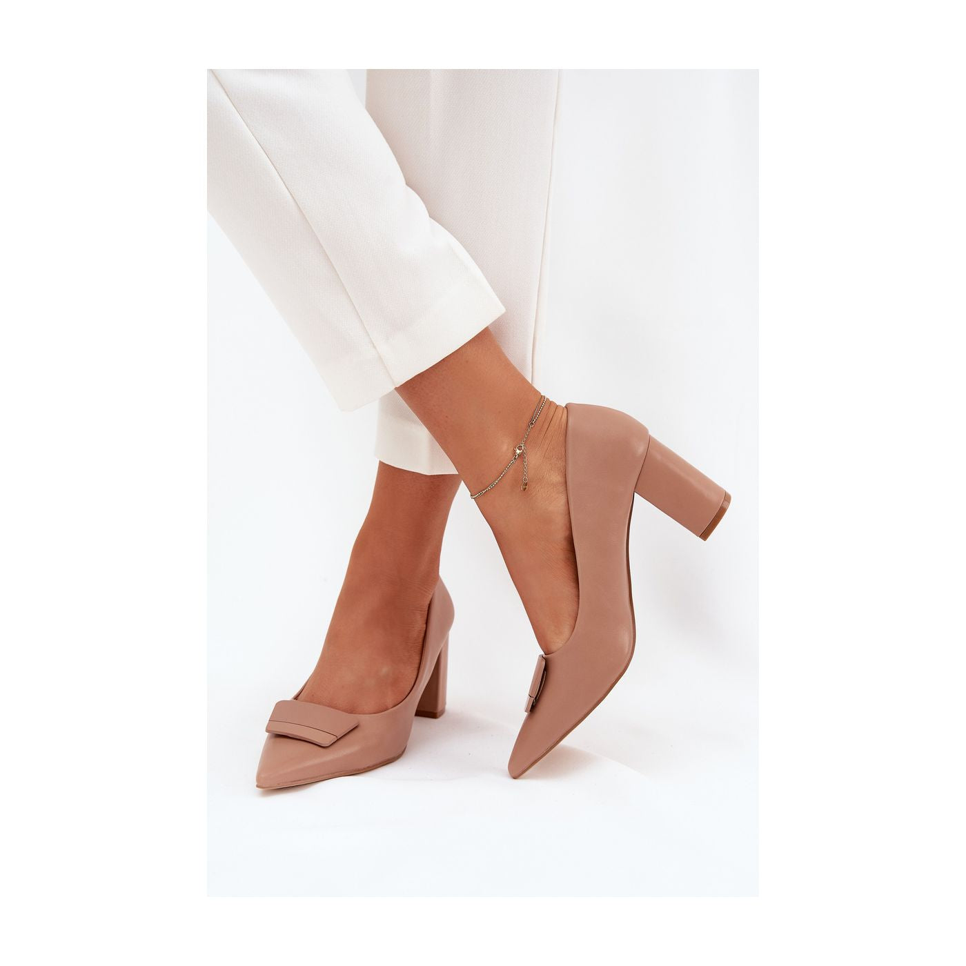 Escarpins à talons hauts de couleur beige avec boucle décorative - Noir - taille 41 - vue 6