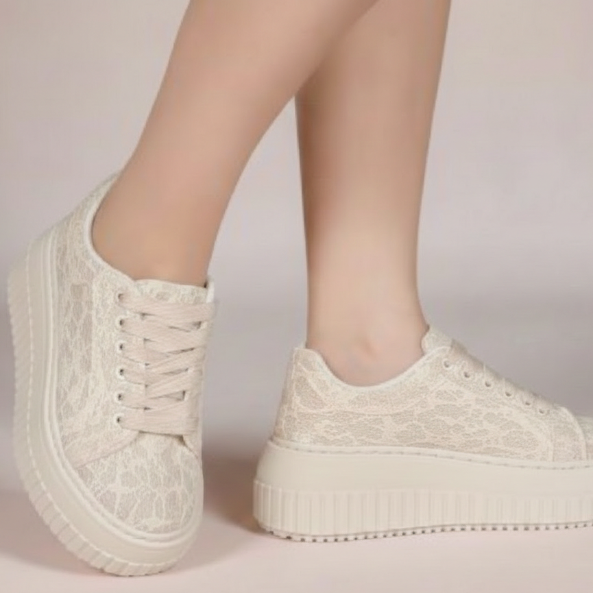 Baskets décorée de paillettes et de dentelle - Blanc - taille 38 - vue 9