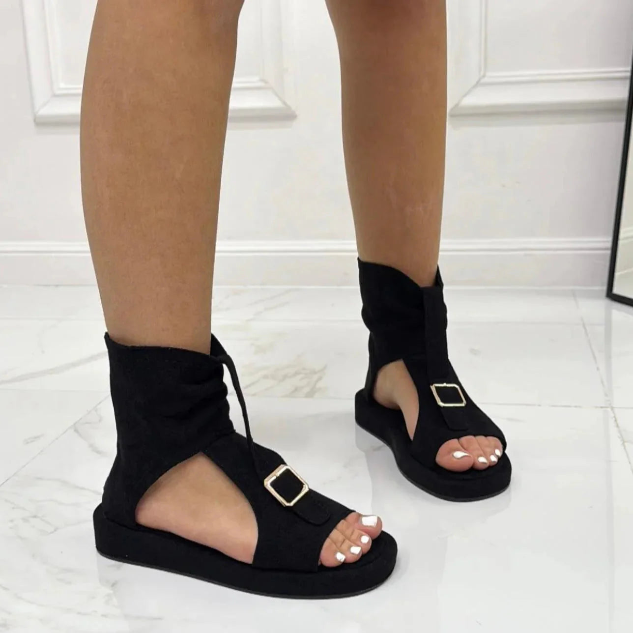 Sandales en daim avec une bride de cheville - Noir - taille 39 - vue 4