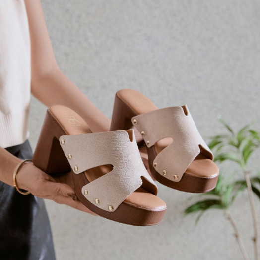 Sandale en suédine à talons carrés - Beige - taille 39 - vue 16